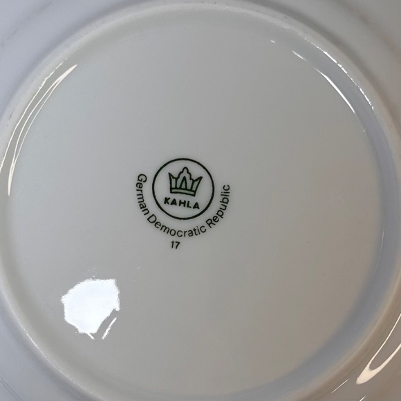 Vintage Kahla Floral Saucer Plate | GDR East Germany | Scalloped Gold Rim (Chip) - Picture 6 of 6